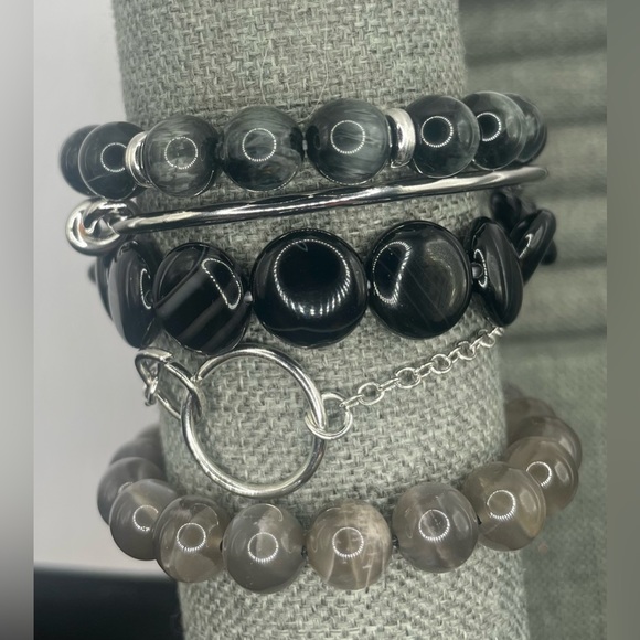 This stackable 5 bracelet set w 3 beaded 2 silver. One is adjustable 2 stretch. - Picture 7 of 11